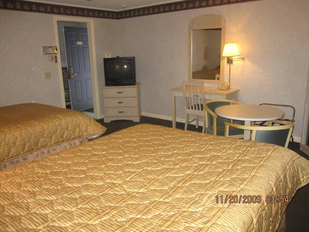 Wilbraham Inn Ludlow エクステリア 写真